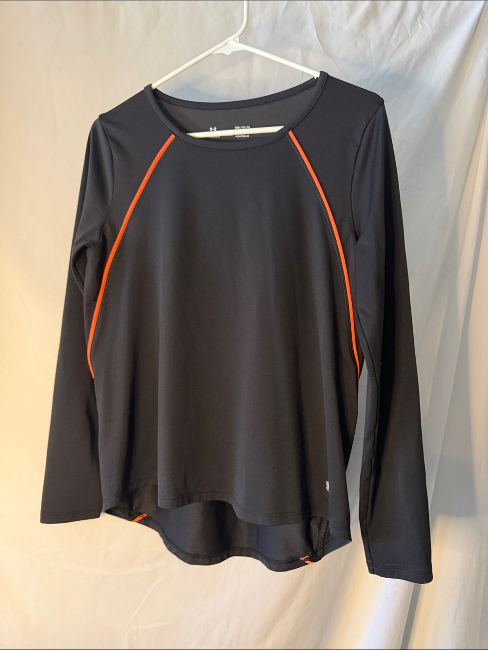 Under Armour Athletic Top Women Medium Black Orange Like New Long Sleeve Shirt